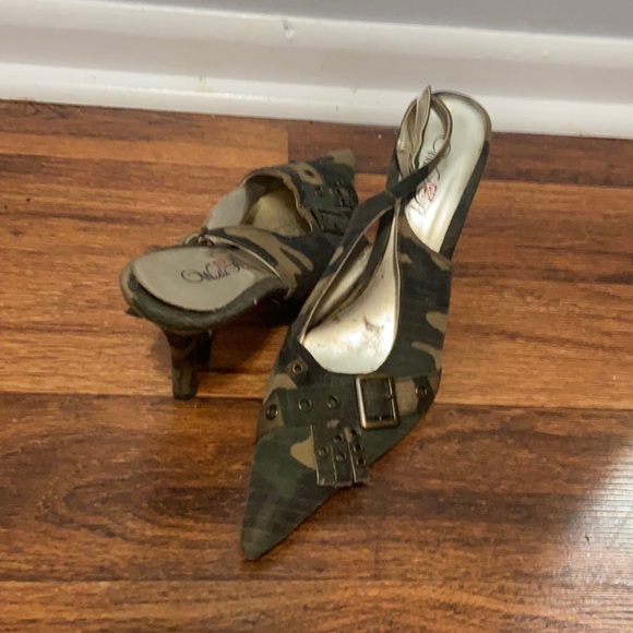 Camp heels - Picture 2 of 3